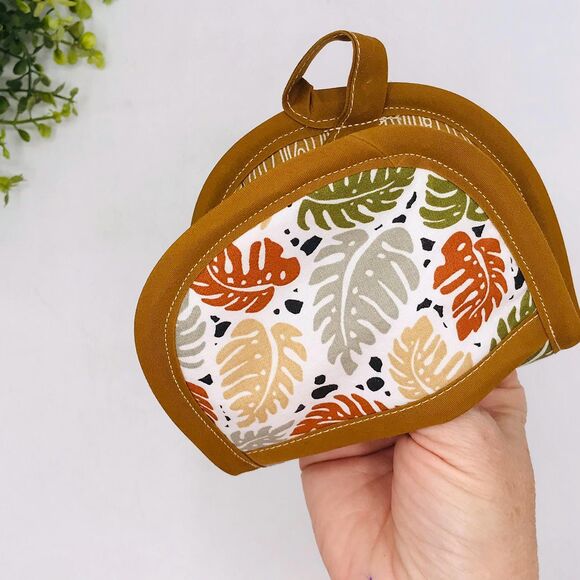 2 Finger Potholder Hot Pads, Monstera Plant, Baking Gift Cottage Core 2 Pc Set - Picture 6 of 7